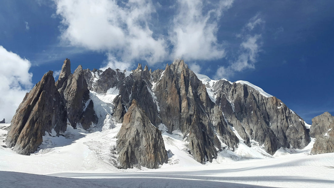 https://images.pexels.com/photos/158272/mont-blanc-du-tacul-high-mountains-alpine-chamonix-158272.jpeg