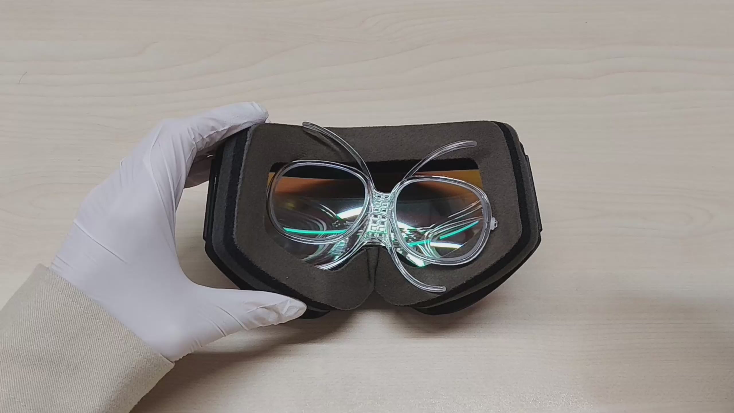 Load video: How to use OvO Prescription goggle inserts？